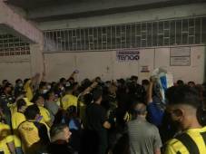 ¿Otra sobreventa? Disturbios a las afueras del estadio Morazán; aficionados con boleto en mano no pudieron ingresar
