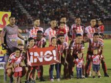 Parte de la plantilla del Vida durante uno de sus encuentros en el Torneo Clausura 2020. Foto: Edgar Witty