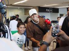 El Bicho Palma recibió el cariño de los aficionados en Palmerola. Fotos Marvin Salgado.