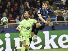 Iñigo Martínez carga contra el arbitraje del Inter-Barcelona y deja un duro dardo: Ha celebrado el gol en mi oído