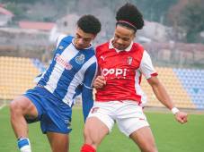 Luis Gabriel Suazo destaca en Portugal: le rompió el marco al Porto FC con un golazo de distancia