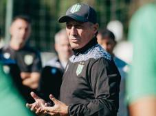 Pedro Troglio tuvo un estreno triunfante de 3-1 al frente de Banfield en el campeonato argentino.