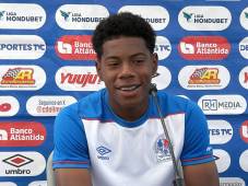 Dereck Moncada está aprendiendo de los delanteros de experiencia: Jerry Bengtson, Jorge Benguché y Yustin Arboleda.