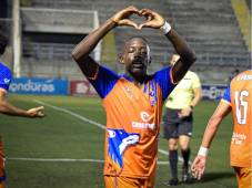 Lobos UPNFM tumba al Juticalpa y acaricia la liguilla del Apertura 2025 de la Liga Nacional