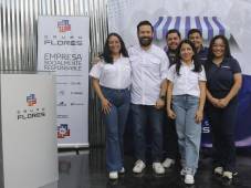 Ejecutivos y colaboradores de Grupo Flores comparten junto a los emprendedores durante la nueva edición del Bazar Ruta 360.