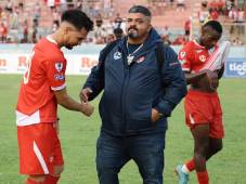 Luis Cruz llegó a La Ceiba sin que nadie se diera cuenta para apoyar a los jugadores del Vida.