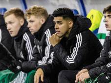 Luis Palma apareció como suplente, el DT ejecutó los cinco cambios y ni lo volteó a ver: ¿Su despedida del Celtic Park?