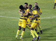 Real España vuelve a ganar en Liga Nacional 40 días después, pero sigue en los últimos lugares