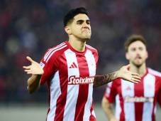 Luis Palma celebrando su primer gol con la camisa del Olympiacos. Foto cortesía @ilkallonas