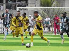 Juticalpa y Génesis jugaron en el pequeño, pero hermoso estadio Óscar Peralta del municipio San Francisco de la Paz, Olancho. Fotos cortesía Génesis FC.