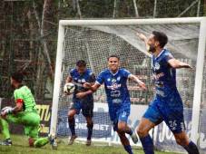 Fabricio Silva celebra el único gol del encuentro en los minutos finales contra Marathón. Fotos Mauricio Ayala y Jeffred Ramírez.