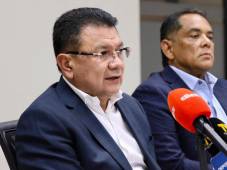 El presidente de Liga Nacional, Jorge Herrera, en conferencia de prensa hablando sobre el apretado cierre del torneo Clausura tras el ultimatum que recibieron de FIFA.