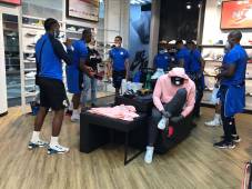 Selección de Curazao ya está en Honduras y se van de “shopping” a un centro comercial de San Pedro Sula