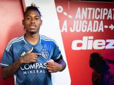 Alenis Vargas visitó la sala de redacción de DIEZ y conversó de todo. Fotos Mauricio Ayala.