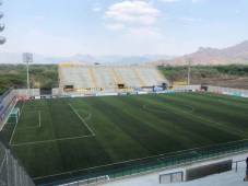 Muchos se han quejado por jugar en la tarde en Choluteca y más con una grama sintética como la del Emilio Williams.