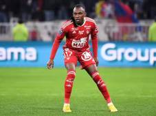 Alberth Elis fue titular en la derrota del Brest frente al Mónaco; el hondureño dejó el campo al minuto 61.