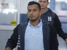Edwin Rodríguez llegando a San Pedro Sula luego de clasificar con Honduras a cuartos de final de la Nations League.