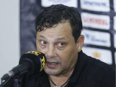 Jeaustin Campos expone los pecados de Real España ante Olimpia y lamenta el arbitraje: Hay que tragar veneno