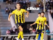 Duelo parejo entre el Monstruo Verde y los Maquileros, quienes se juegan no perder la categoría. Fotos Mauricio Ayala, Moisés Valenzuela y Esaú Ocampo.