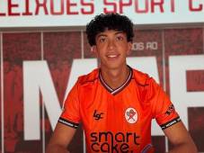 Adrián Vallecillo se desempeña como portero en el equipo portugués, Leixoes.