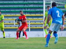 Enrique Facussé jugó su segundo partido al hilo en el marco del Internacional FC de Palmira de Colombia.