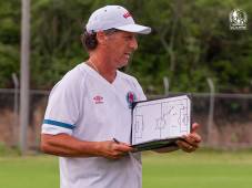 El entrenador del Olimpia, Pedro Troglio, priorizó renovar a todos sus jugadores y así desestimar hacer fichajes.