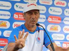 Troglio no sabrá su castigo tras su expulsión porque va a un careo con el cuarto árbitro del Victoria-Olimpia