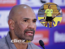 El entrenador del Motagua decidió no entrar en polémica por el error arbitral en el primer gol de Olimpia que inició a través de la roja a Marcelo Pereira. FOTOS: Yoseph Amaya.