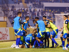 Real España está obligado a ganarle por diferencia de tres goles al Olancho FC si quiere avanzar a la gran final. FOTO: Mauricio Ayala.