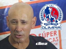 El técnico de Olimpia en conferencia de prensa en el Estadio Emilio Williams. FOTO: Álex Pérez.