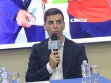 Francis Hernández en la conferencia de prensa que se desarrolló en Tegucigalpa. Foto Alex Pérez.