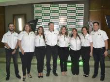 El equipo de Acavisa y Castrol Global participó en el lanzamiento en San Pedro Sula de la nueva imagen de la compañía líder mundial en lubricantes.