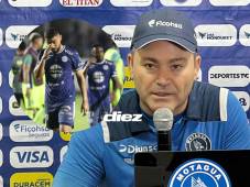 El técnico de Motagua tiene dos partidos para tratar de ubicarse en la cima, de lo contrario no tendrán final. Fotos David Romero.