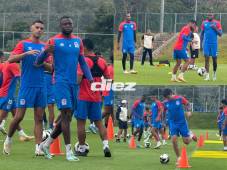 Yustin Arboleda entrenó a todo vapor para romper la red del Ciclón, futbolista del Olimpia regresa a los entrenamientos tras lesión y así se preparan los Albos para el Clásico ante Motagua. (FOTOS: Erick Castillo)