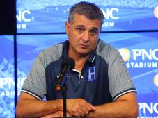 Diego Vázquez podría ver culminada su etapa al frente de la Selección de Honduras en Copa Oro.