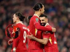 Liverpool quedó eliminado de Champions League y una de sus máximas figuras apareció en el vestuario del PSG