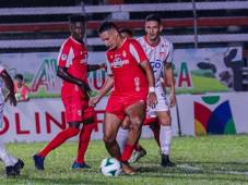 Un espectacular Matías Quinteros y la pólvora mojada de Diego Reyes evitan que Real Sociedad derrote al Vida en Tocoa