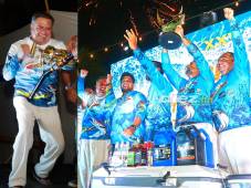 La celebración de la Embarcación Rasta Bar al momento de levantar la corona en Roatán. FOTOS: Neptalí Romero.