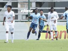 El zaguero colombiano Juan Carlos Mosquera Moreno celebra el gol que originó los tres puntos para Génesis PN en la casa de Platense. Fotos Neptalí Romero.