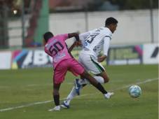 Choloma está recibiendo al Juticalpa en el Estadio Rubén Deras. FOTOS: HÉCTOR PAZ.