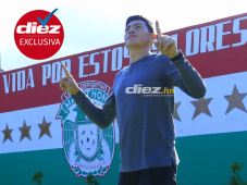El “Chelito” Martínez le dio gracias a Dios por los logros que ha obtenido en los últimos meses. El volante del Marathón está luchando por estar en la convocatoria de la Selección de Honduras. FOTOS: Neptalí Romero.