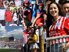 FOTOS: La espectacular llegada de la Ultra Fiel, la hermosa chica de Real España que robó las miradas en la previa de la final y el llenazo total en el Chelato Uclés.