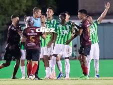 Acciones de ambos clubes en el estadio Rubén Deras. Fotos Mauricio Ayala.