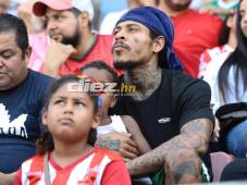 Henry Figueroa fue a ver el Vida-Motagua de la jornada 18 del Clausura 2024. FOTO: Esaú Ocampo/DIEZ.HN