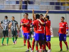 Olimpia se revitaliza recetándole media docena de goles al Juticalpa FC con doblete incluido de Michaell Chirinos