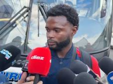 Elison Rivas brindando las declaraciones previo al viaje desde Tegucigalpa hasta San Pedro Sula.