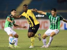 Isaac Castillo y Chelito Martínez en la marca a Darixon Vuelto. Fotos Josep Amaya.