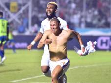Después de errar una clara acción de gol, Kevin López finalmente marcó el gol del título 36 del Olimpia.