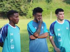 Yoel Bubby Castillo, Carlos Castellanos y Rembrandt Flores entrenando hoy con el Platense en la pretemporada. Foto cortesía Platense.
