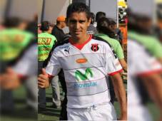 A mitad la temporada 2011/2012 el volante Jorge el 'Pitbull' Claros es traspasado en calidad de préstamo de Motagua al Hibernian de la primera división de Escocia. Actualmente juega en la Liga Deportiva Alajuelense de Costa Rica.